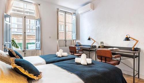 Twin Room with Shared Bathroom