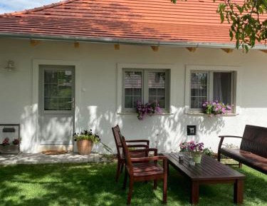 Queen Room with Garden View