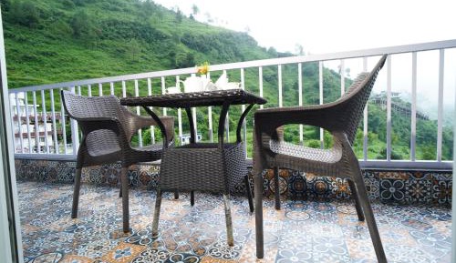 King Room with Mountain View