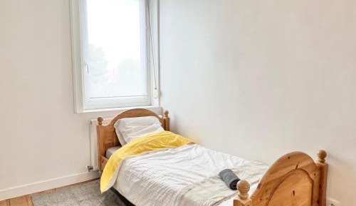 Single Room with Shared Bathroom