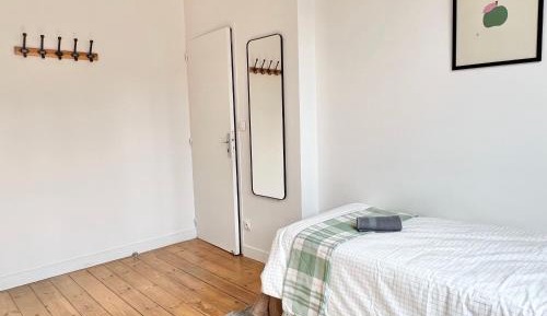 Single Room with Shared Bathroom