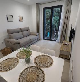 One-Bedroom Deluxe Apartment