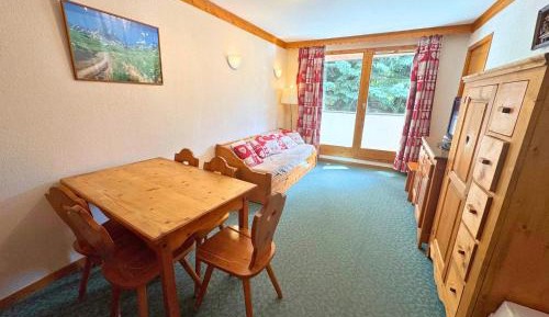Apartment (6 Adults)