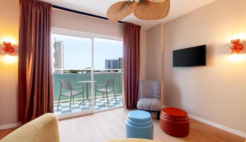 Suite with Unlimited Brunch (2 Adults)