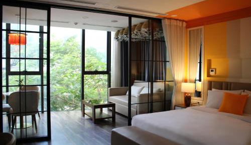One-Bedroom Premier Apartment