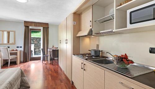 Studio with Shared Terrace