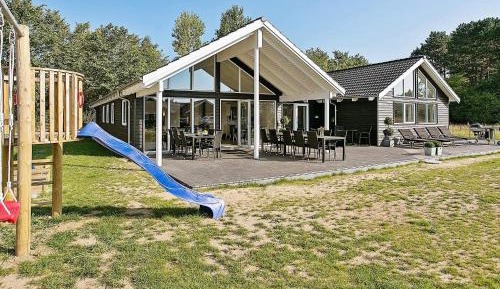 Seven-Bedroom Holiday Home