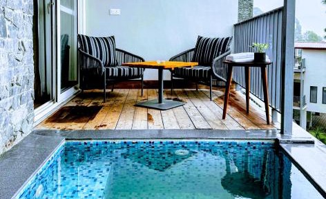 King Room with Pool View