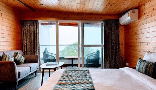 Queen Room with Balcony