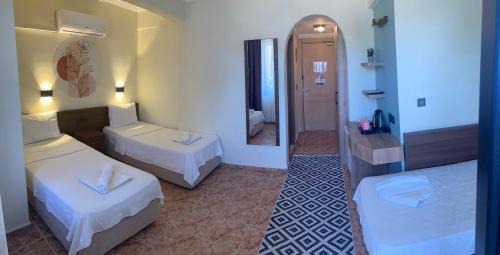 Triple Room with Mountain View