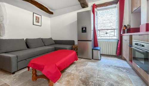 One-Bedroom Holiday Home