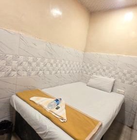 Single Room with Shared Bathroom