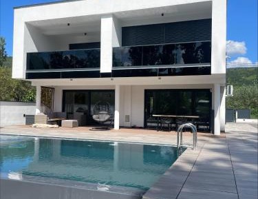 Three-Bedroom Townhouse