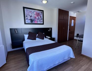 Deluxe Queen Room