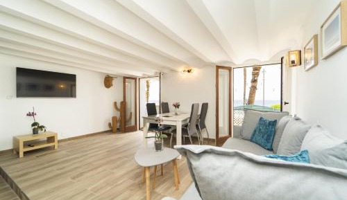 Two-Bedroom Apartment with Sea View