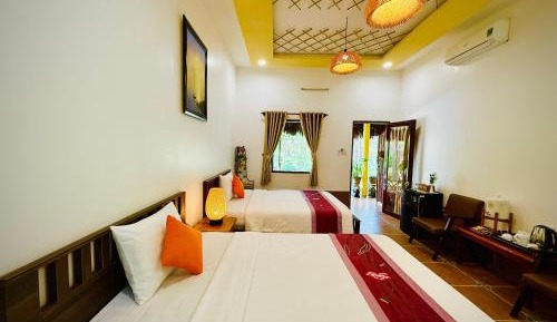 Deluxe Double or Twin Room with Pool View