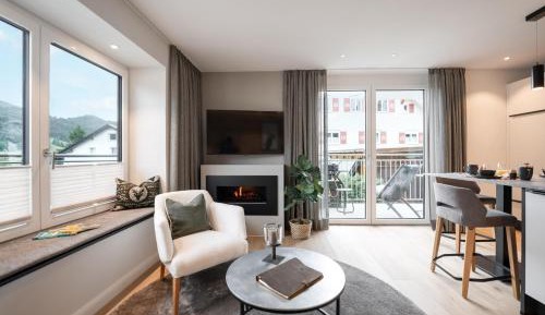 Apartment with Mountain View