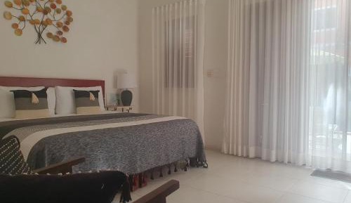 King Suite with Pool View