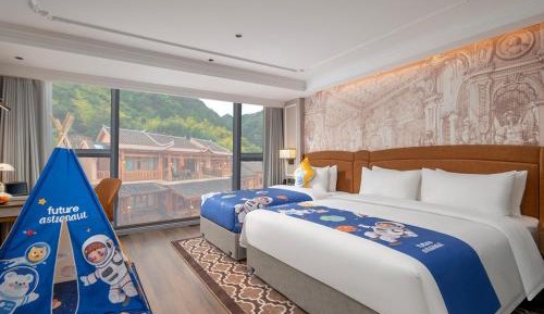 Deluxe Family Room
