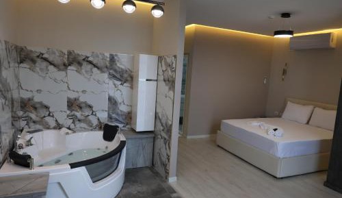 King Room with Spa Bath