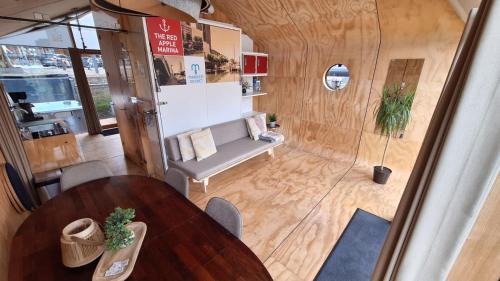 House Boat with Spa