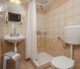  Studio (2 Adults) - Ground Floor