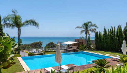 Villa - Beach Front