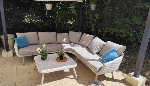 Family Room with Garden View