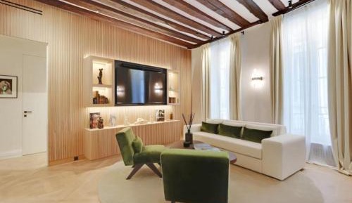 Deluxe Apartment