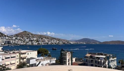 Deluxe Two-Bedroom Apartment with Garden View