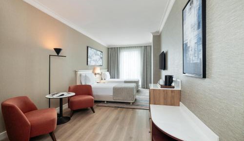 Trendy Room with 2 Single Beds