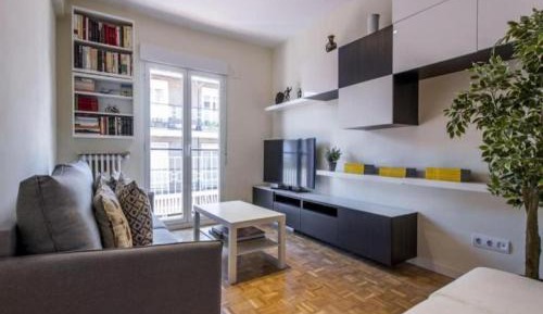 Room #1475359301