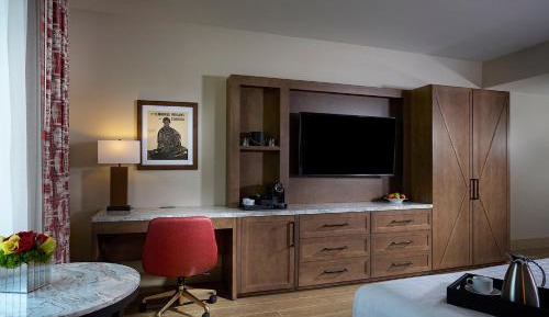 Deluxe Queen Room