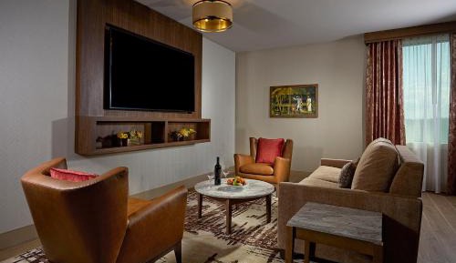 Superior King Suite