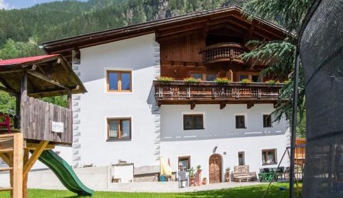 Four-Bedroom Holiday Home