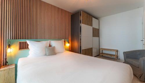 Room #1475158701