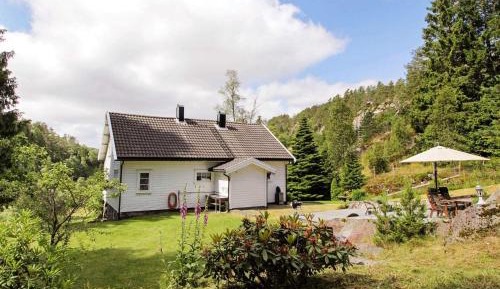 Five-Bedroom Holiday Home