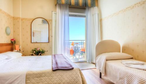 Triple Room with Sea View