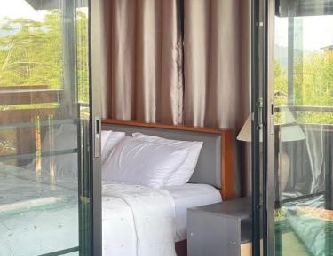 King Room with Mountain View