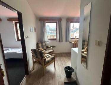 Economy Triple Room