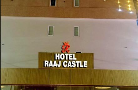 Deluxe Double Room (2 Adults + 1 Child)