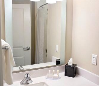 Studio with Two Queen Beds and Roll-In Shower - Mobility Accessible