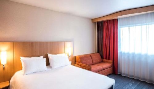 Standard Room with One Double Bed and Sofa