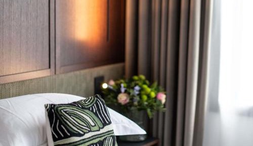 Botanic King Suite with Garden View