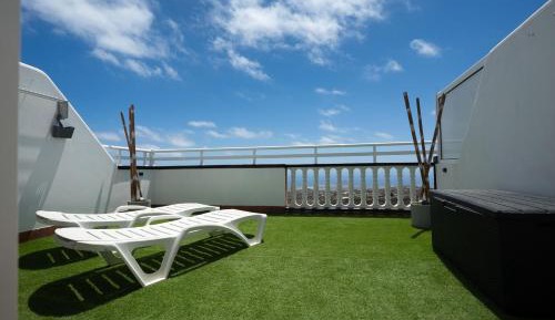 One-Bedroom Apartment with Ocean View