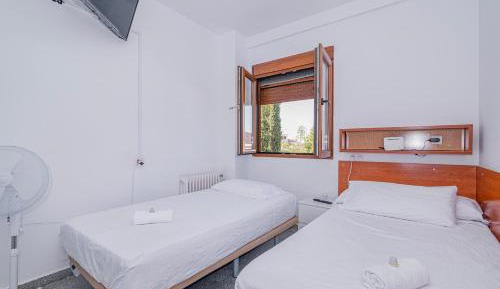 Twin Room with Private Bathroom