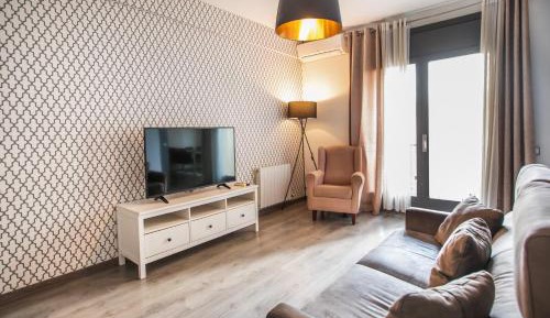 Three-Bedroom Apartment with Balcony