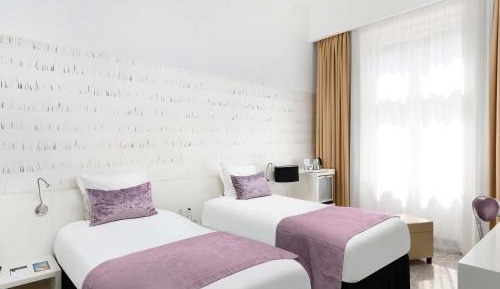 Classic Room with 2 Single Beds