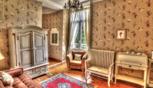 Deluxe Queen Suite