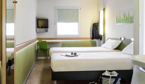 Standard Room with 2 Single Beds